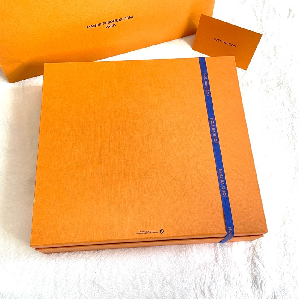 Louis Vuitton Gift Wrapping Bundle Empty Large Box + Ribbon + Shopping Bag NEW - Picture 5 of 9